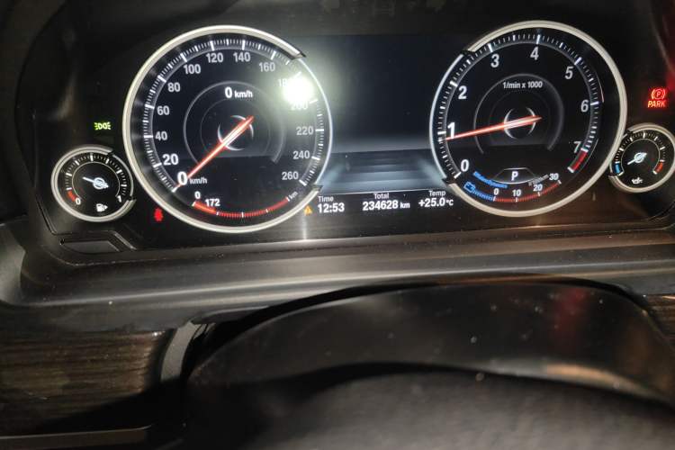 Used BMW 5 Series 2014 525Li Luxury Design Package Odometer Close Up