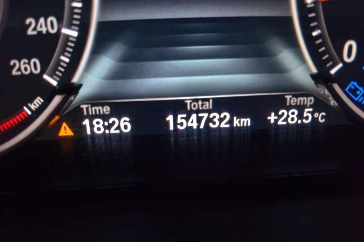 Used BMW 5 Series 2014 525Li Luxury Design Package Odometer Close Up