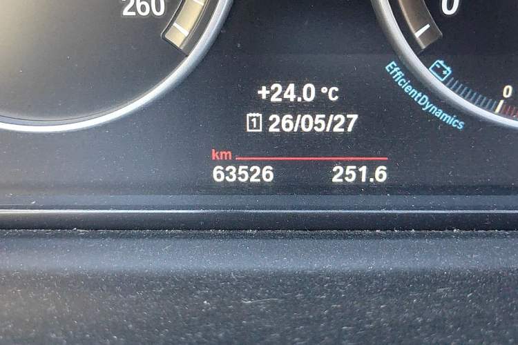 Used BMW 5 Series 2014 520Li Elegant Model Odometer Close Up