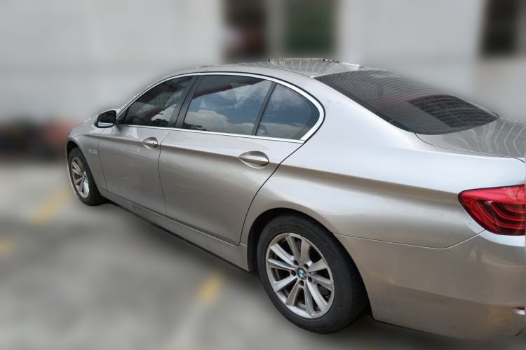 Used BMW 5 Series 2014 520Li Elegant Model Rear Left 45 Deg