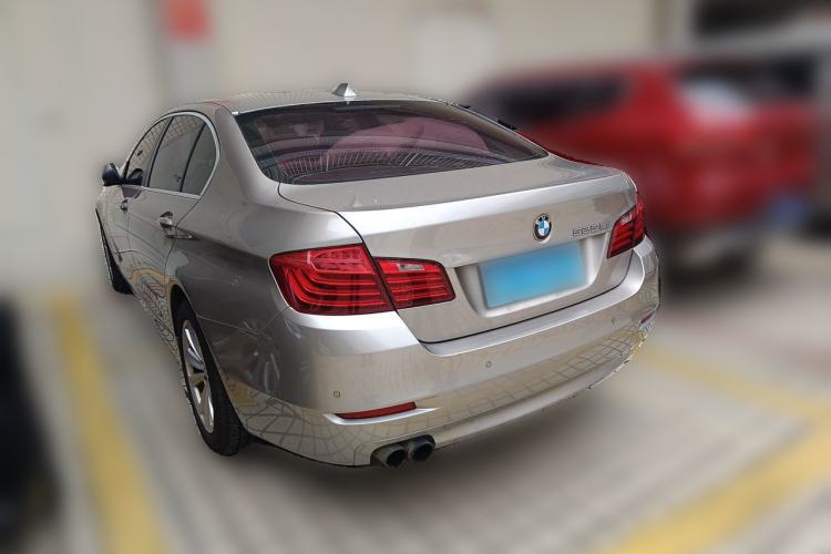 Used BMW 5 Series 2014 520Li Elegant Model Rear Left 45 Deg