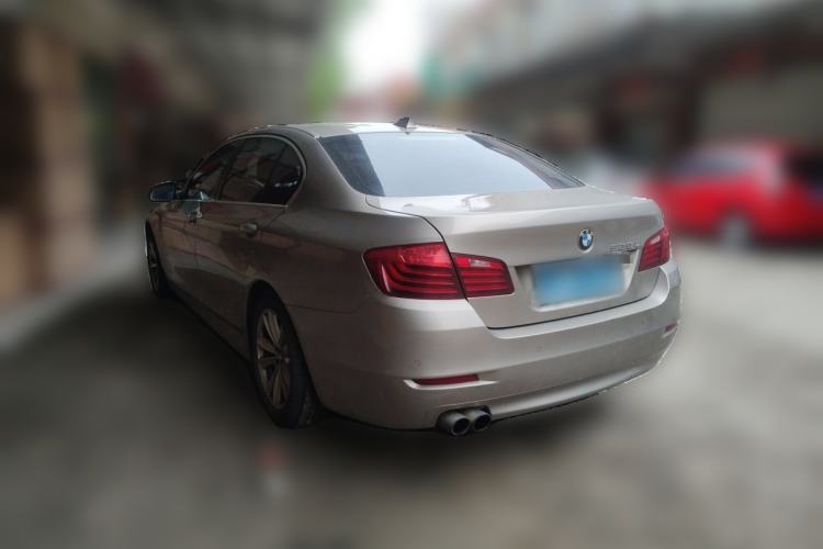 Used BMW 5 Series 2014 520Li Elegant Model Rear Left 45 Deg