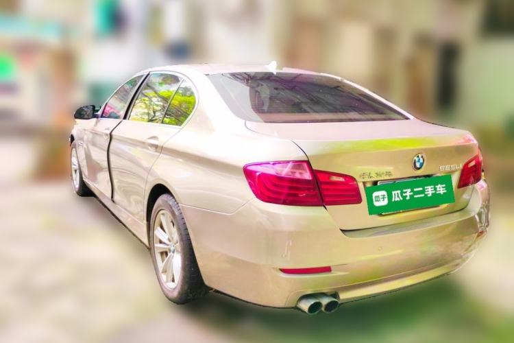 Used BMW 5 Series 2014 520Li Elegant Model Rear Left 45 Deg