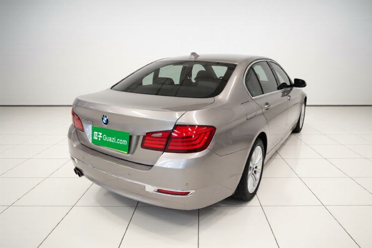 Used BMW 5 Series 2014 525Li Luxury Design Package Rear Right 45 Deg