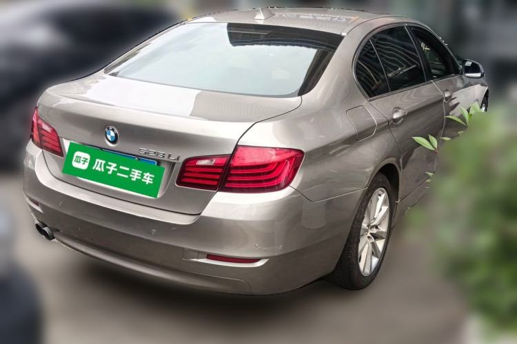 Used BMW 5 Series 2014 528Li Leading Model Rear Right 45 Deg