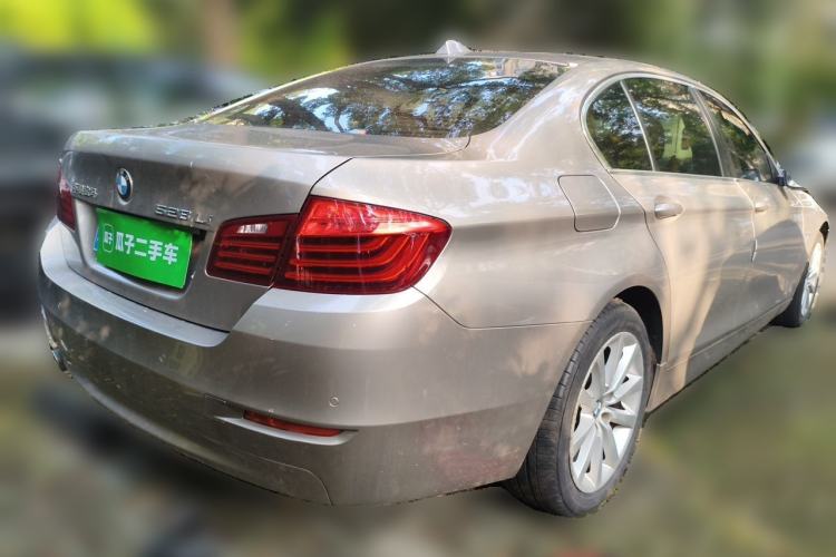 Used BMW 5 Series 2014 528Li Leading Model Rear Right 45 Deg