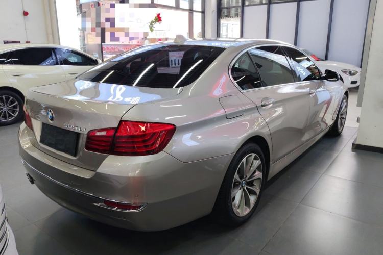 Used BMW 5 Series 2014 525Li Luxury Design Package Rear Right 45 Deg