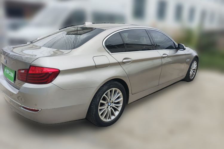 Used BMW 5 Series 2014 528Li Leading Model Rear Right 45 Deg