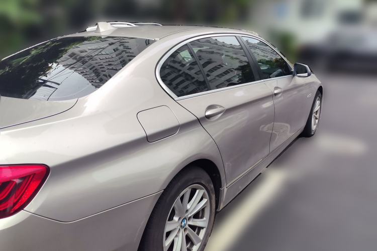 Used BMW 5 Series 2014 520Li Elegant Model Rear Right 45 Deg