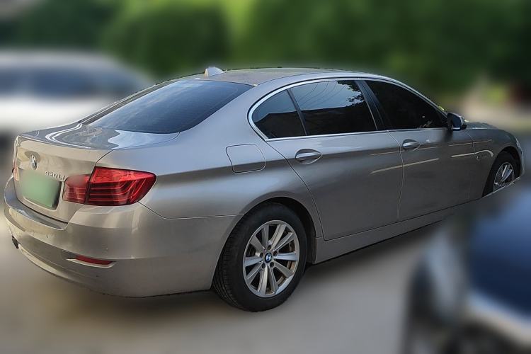 Used BMW 5 Series 2014 520Li Elegant Model Rear Right 45 Deg