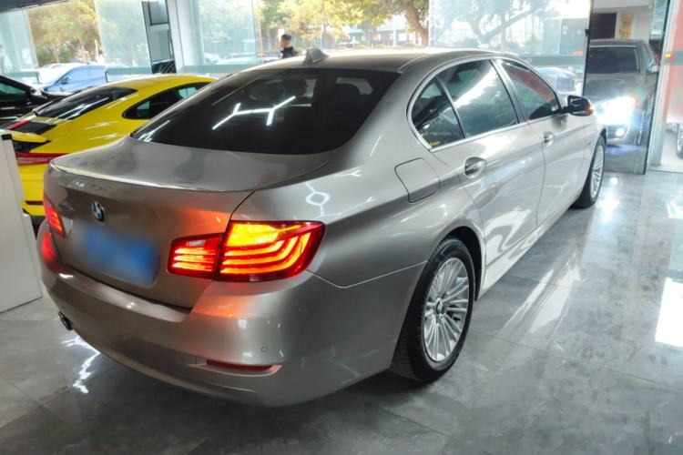 Used BMW 5 Series 2014 525Li Leading Model Rear Right 45 Deg