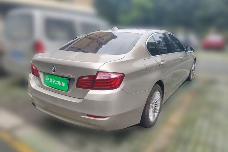 Used BMW 5 Series 2014 525Li Leading Model Rear Right 45 Deg