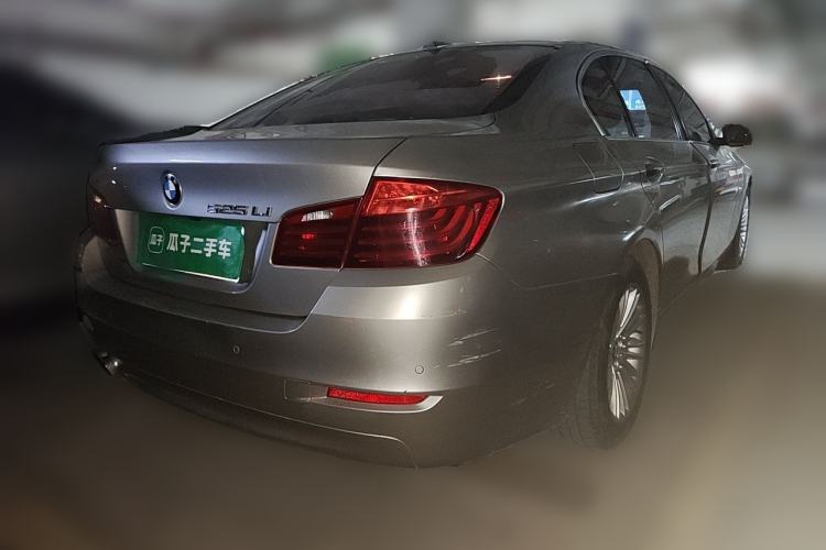 Used BMW 5 Series 2014 525Li Leading Model Rear Right 45 Deg