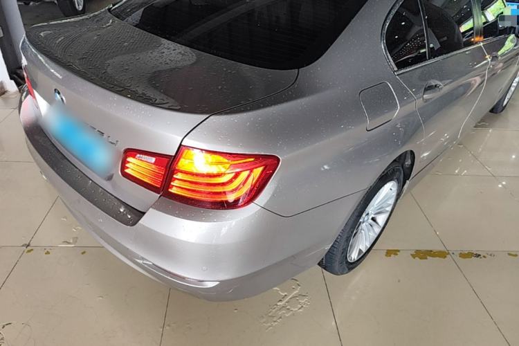 Used BMW 5 Series 2014 525Li Leading Model Rear Right 45 Deg