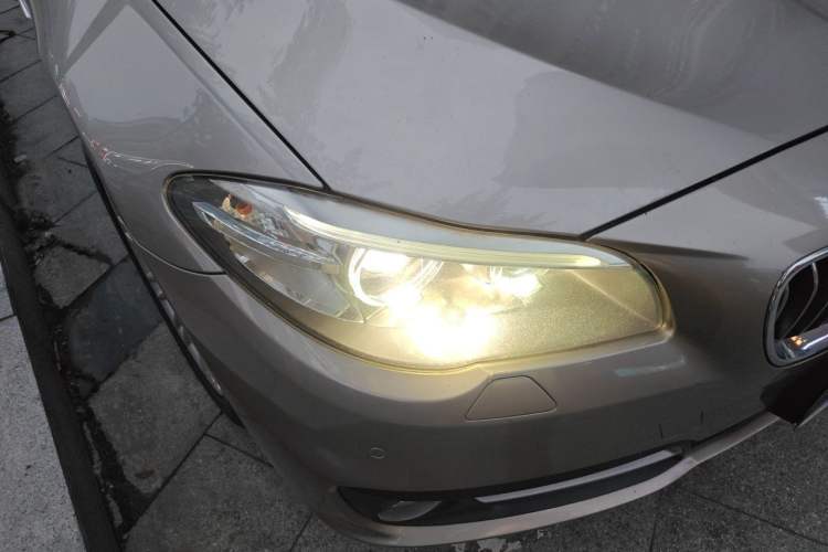 Used BMW 5 Series 2014 525Li Leading Model Right Front Headlight
