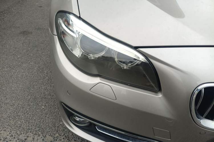 Used BMW 5 Series 2014 525Li Luxury Design Package Right Front Headlight
