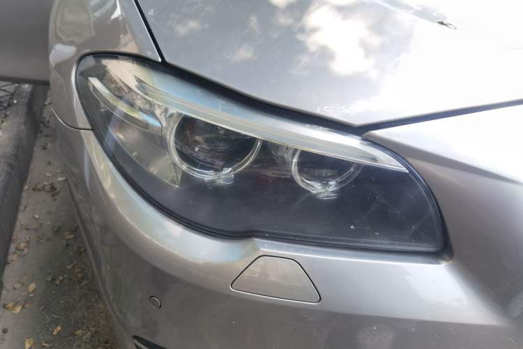 Used BMW 5 Series 2014 525Li Luxury Design Package Right Front Headlight