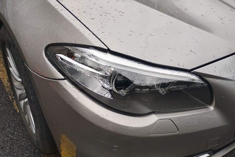 Used BMW 5 Series 2014 525Li Luxury Design Package Right Front Headlight