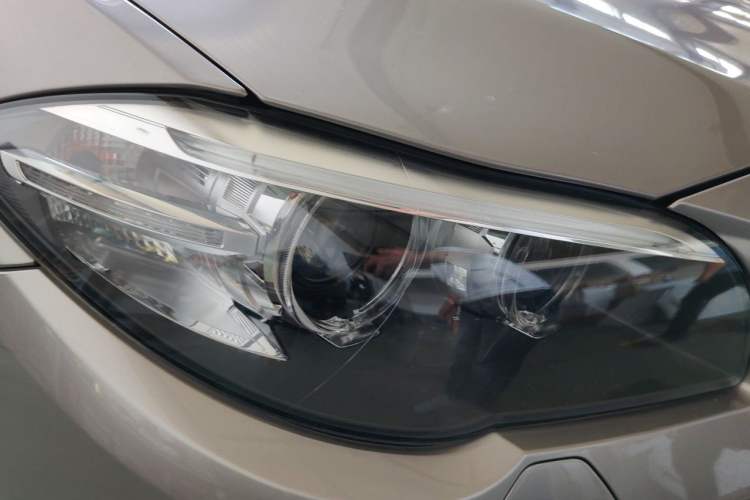 Used BMW 5 Series 2014 525Li Leading Model Right Front Headlight