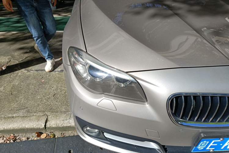 Used BMW 5 Series 2014 520Li Elegant Model Right Front Headlight