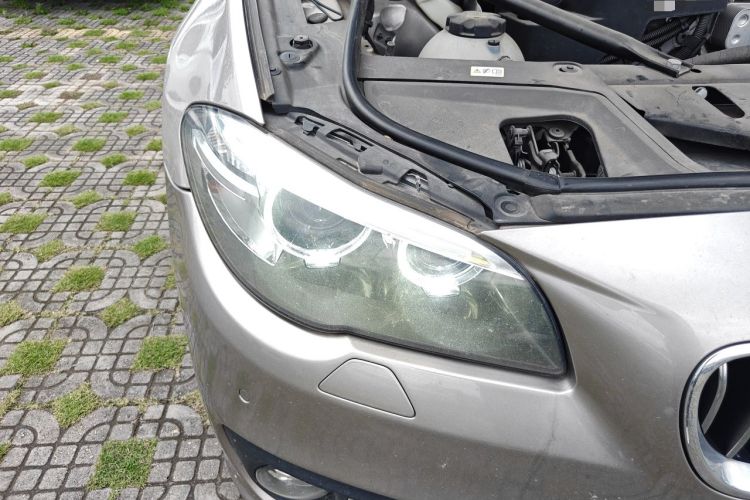 Used BMW 5 Series 2014 520Li Elegant Model Right Front Headlight