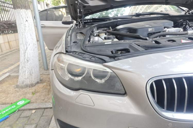 Used BMW 5 Series 2014 520Li Elegant Model Right Front Headlight