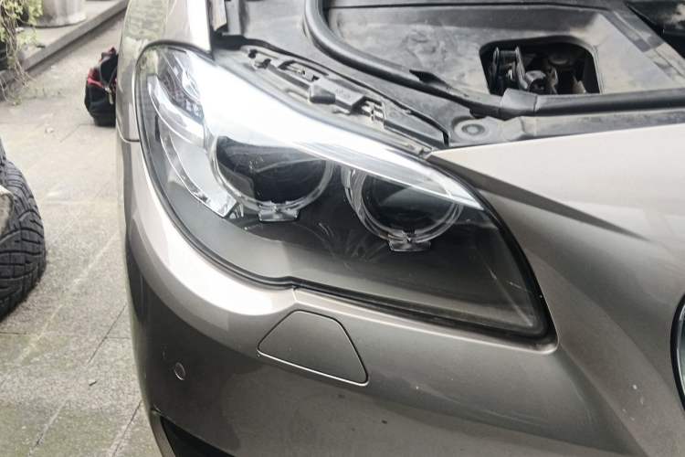 Used BMW 5 Series 2014 528Li Leading Model Right Front Headlight