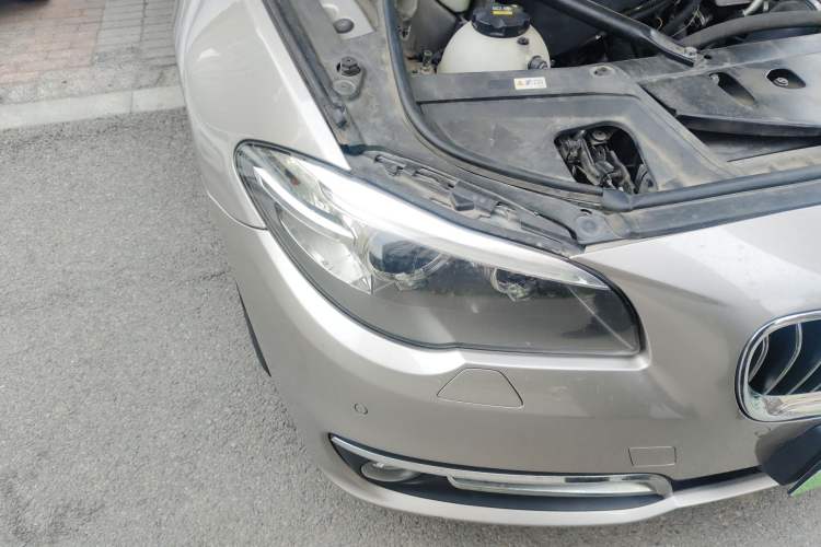 Used BMW 5 Series 2014 525Li Leading Model Right Front Headlight