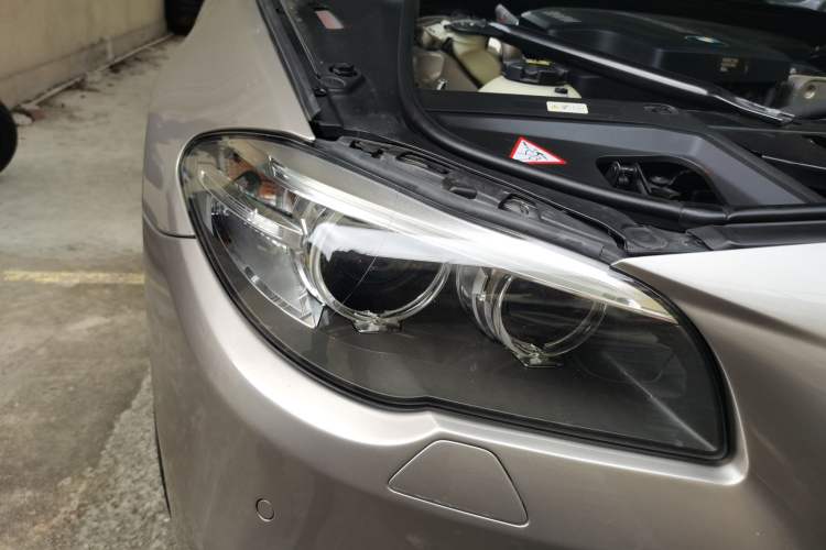 Used BMW 5 Series 2014 520Li Elegant Model Right Front Headlight