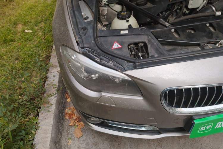 Used BMW 5 Series 2014 525Li Luxury Design Package Right Front Headlight
