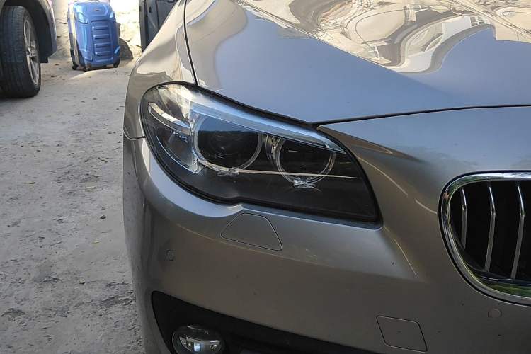 Used BMW 5 Series 2014 520Li Elegant Model Right Front Headlight