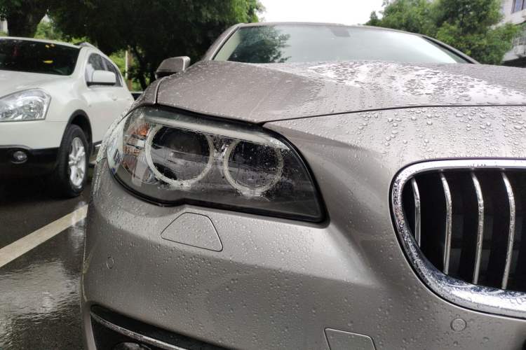 Used BMW 5 Series 2014 525Li Luxury Design Package Right Front Headlight