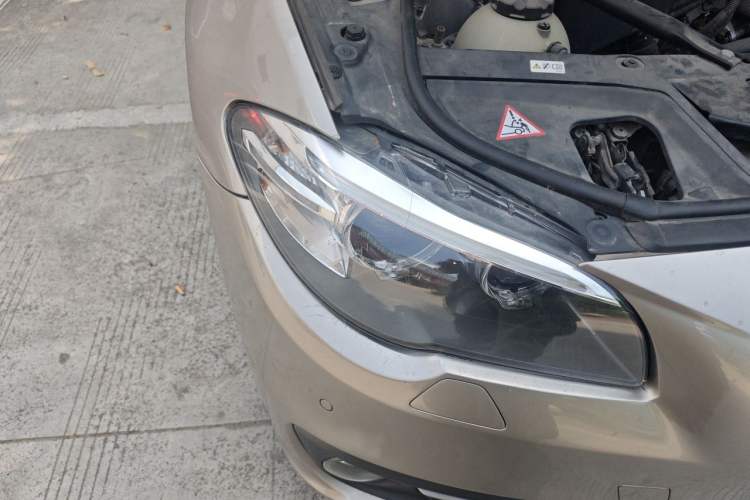 Used BMW 5 Series 2014 525Li Leading Model Right Front Headlight