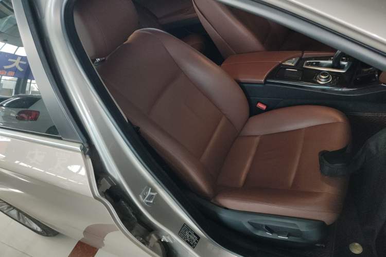 Used BMW 5 Series 2014 525Li Leading Model Right Front Seat