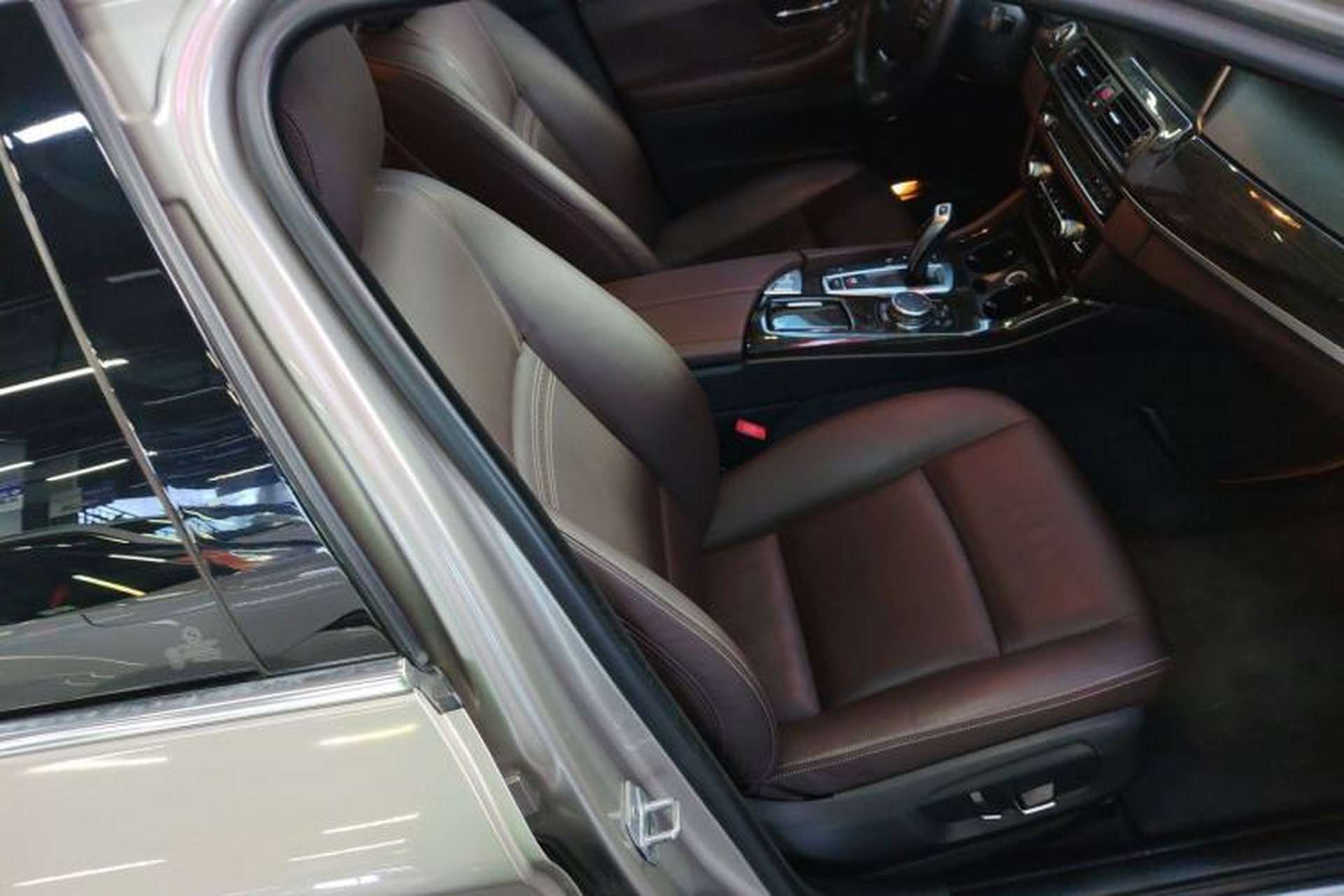 Used BMW 5 Series 2014 525Li Luxury Design Package Right Front Seat