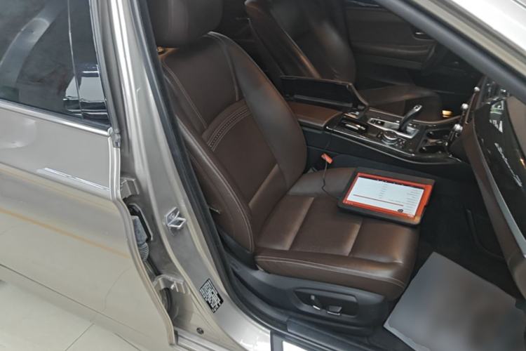 Used BMW 5 Series 2014 525Li Luxury Design Package Right Front Seat