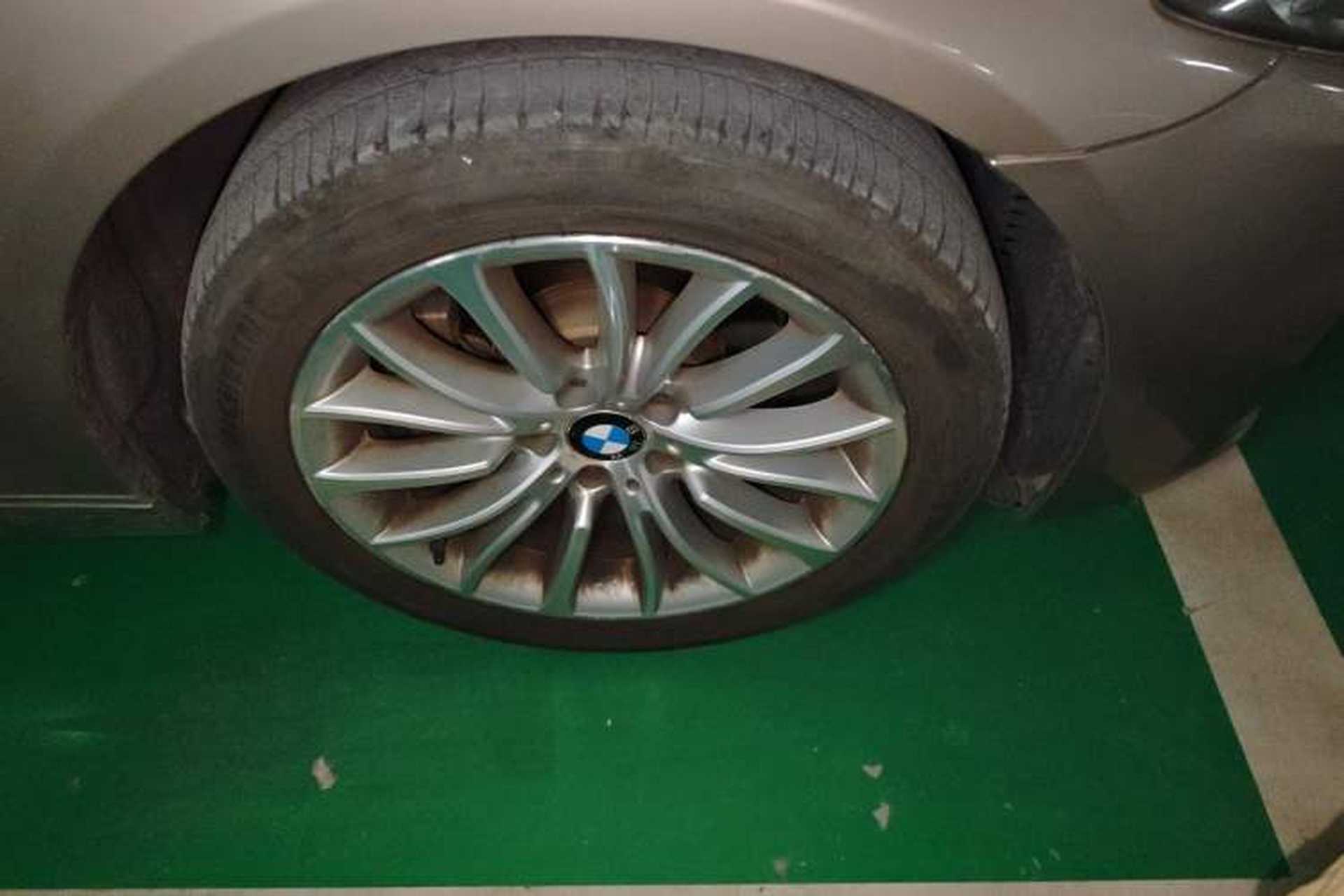 Used BMW 5 Series 2014 525Li Luxury Design Package Right Front Wheel Hub