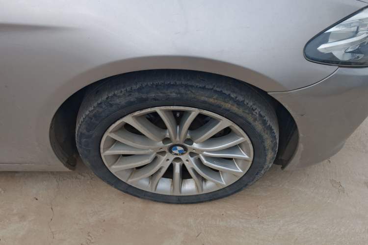 Used BMW 5 Series 2014 525Li Luxury Design Package Right Front Wheel Hub