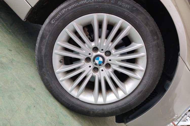 Used BMW 5 Series 2014 525Li Leading Model Right Front Wheel Hub