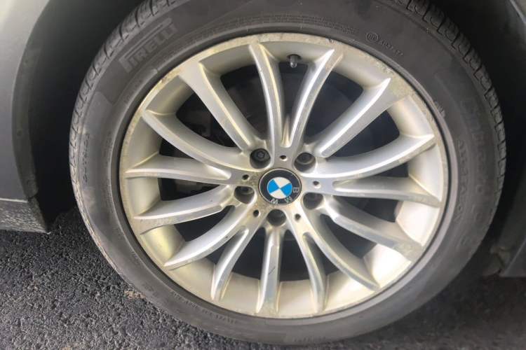 Used BMW 5 Series 2014 525Li Luxury Design Package Right Front Wheel Hub