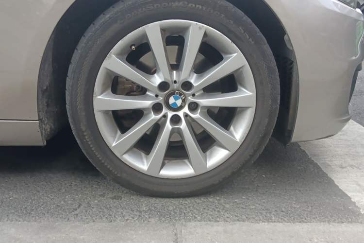 Used BMW 5 Series 2014 528Li Luxury Design Package Right Front Wheel Hub