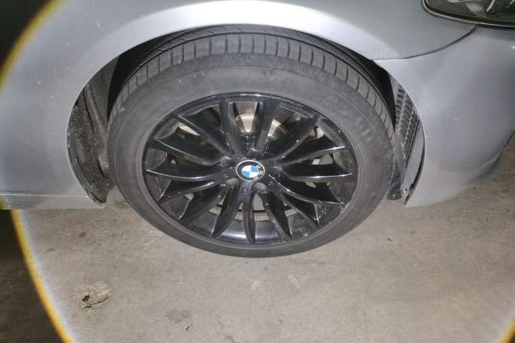Used BMW 5 Series 2014 525Li Luxury Design Package Right Front Wheel Hub