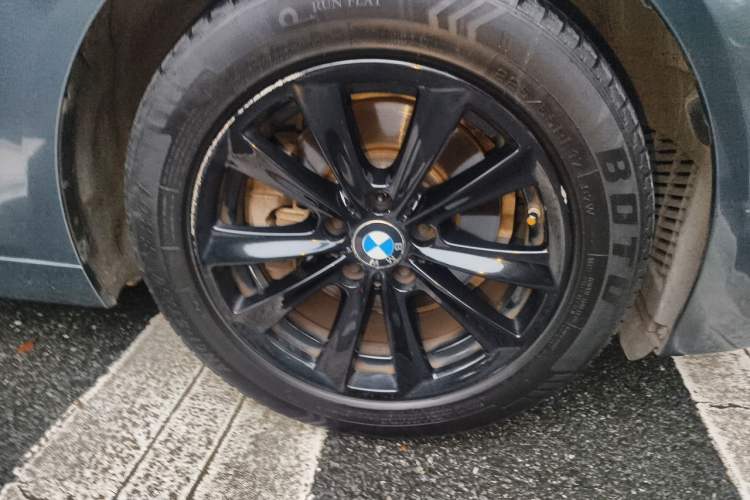 Used BMW 5 Series 2014 520Li Elegant Model Right Front Wheel Hub