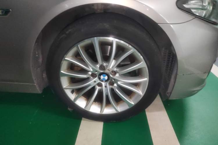 Used BMW 5 Series 2014 525Li Luxury Design Package Right Front Wheel Hub
