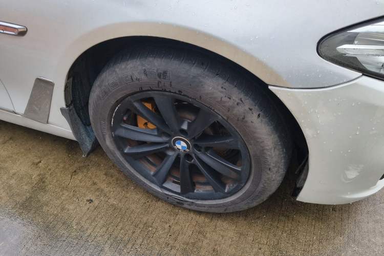 Used BMW 5 Series 2014 520i Elegant Edition Right Front Wheel Hub