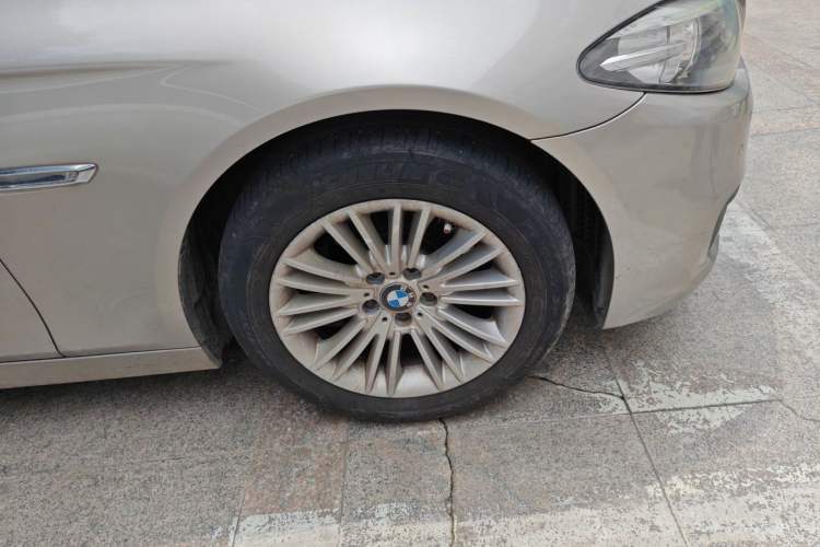 Used BMW 5 Series 2014 525Li Leading Model Right Front Wheel Hub