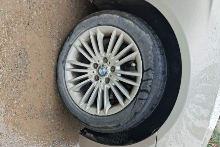 Used BMW 5 Series 2014 525Li Leading Model Right Front Wheel Hub