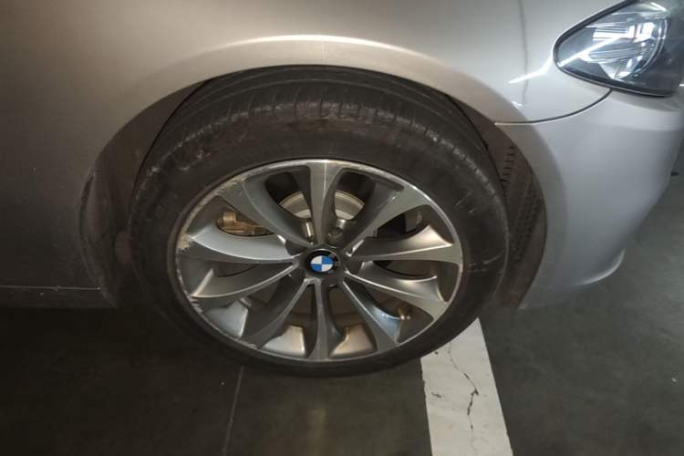Used BMW 5 Series 2014 525Li Luxury Design Package Right Front Wheel Hub
