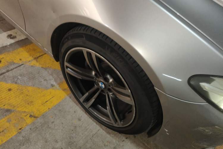 Used BMW 5 Series 2014 525Li Luxury Design Package Right Front Wheel Hub