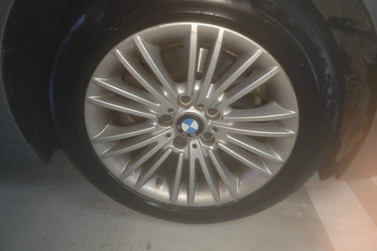 Used BMW 5 Series 2014 525Li Leading Model Right Front Wheel Hub